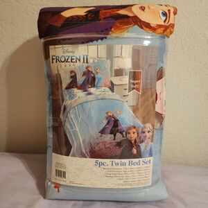 Disney Frozen II 5pc. Twin Comforter, Fitted & Flat Sheet, Pillowcase & Sham NEW